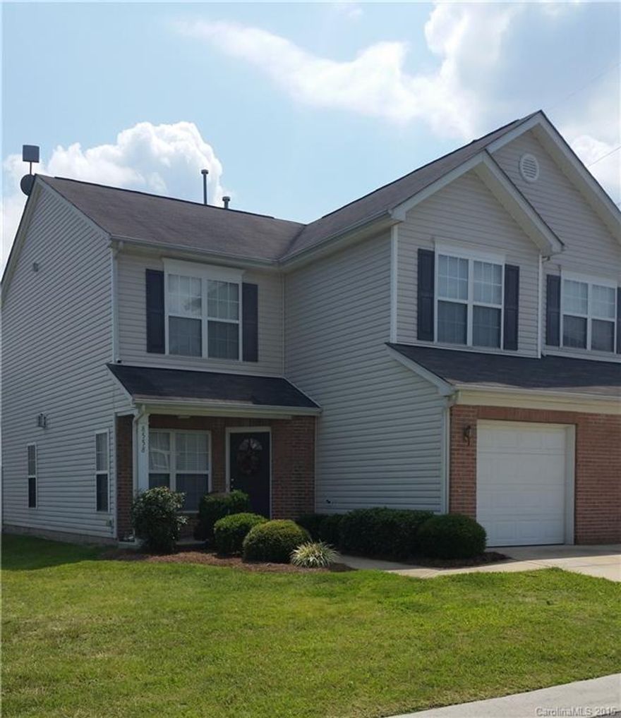 Well maintained, partial brick, end-unit townhome in great location on corner lot!  Spacious open floor plan with see-through fireplace!  Eat-in kitchen  with center island and lots of cabinets for maximum storage.  Nice master bedroom with large walk-in closet.  Large laundry room.  Less than a mile from Concord Mills Mall and only minutes from I-85 and I-485 for easy commute!  Don’t miss this one!