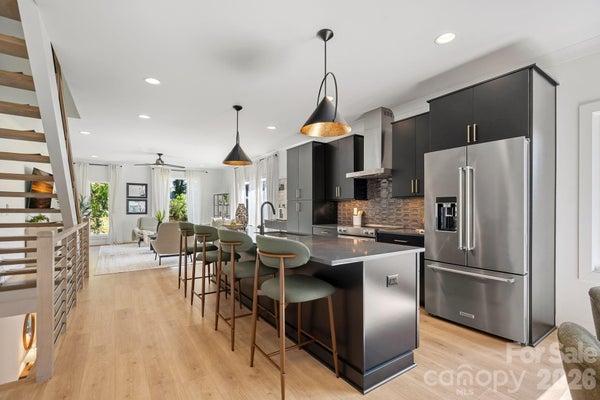910 VAN EVERY ST, CHARLOTTE, NC 28205 - Image e5cedb2ba81679cce48b959167f2cd65/926966471