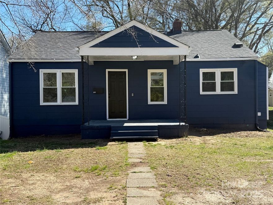 This updated 2-bedroom, 1-bath home is move-in ready! Featuring new flooring, fresh paint, it offers a bright, open-concept living space. The kitchen includes updated white cabinetry and appliances. Spacious bedrooms that allow lots of natural light in. Easy access to I-85, shopping, and dining.