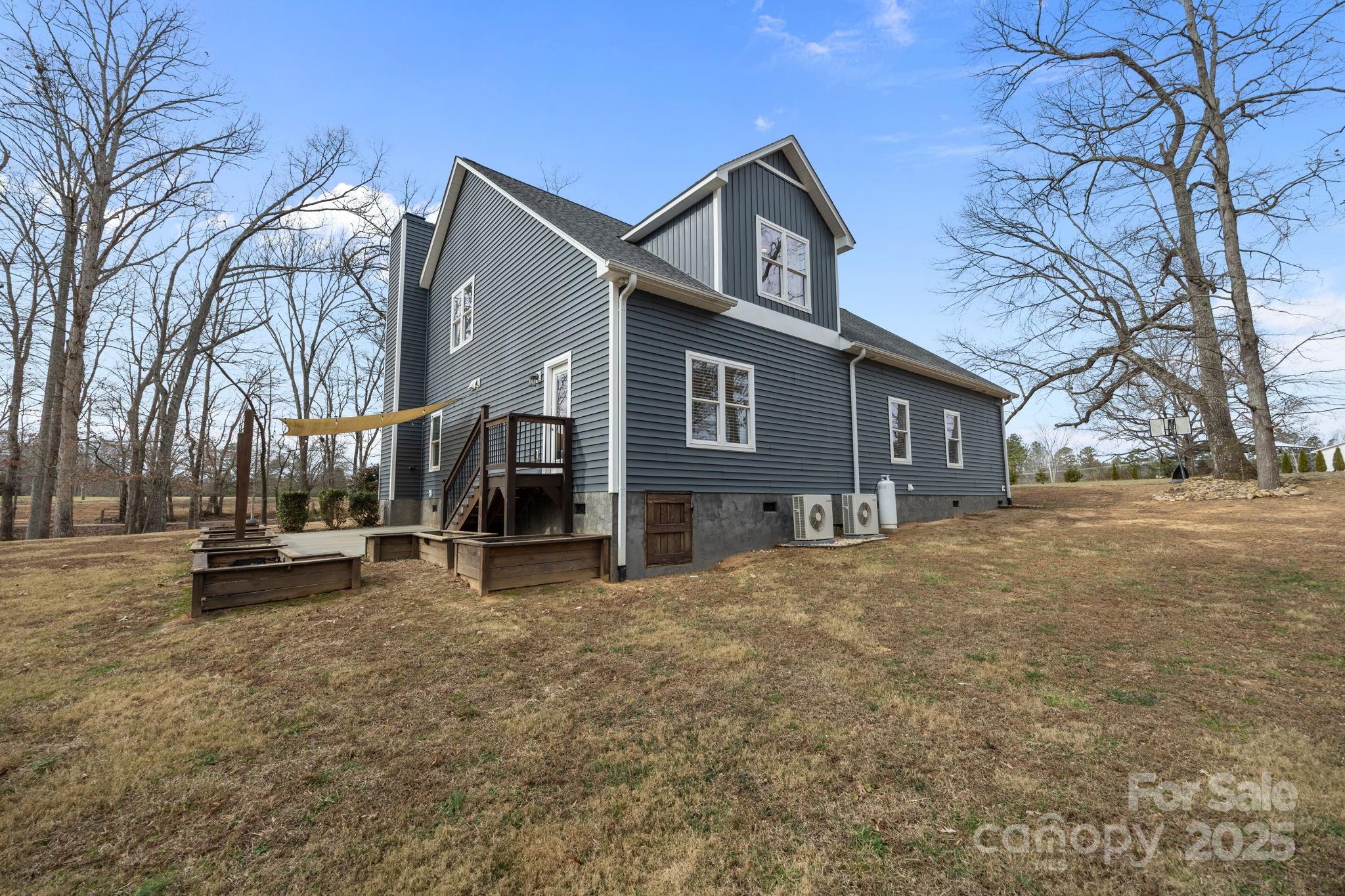 Vesuvius Meadows - Residential