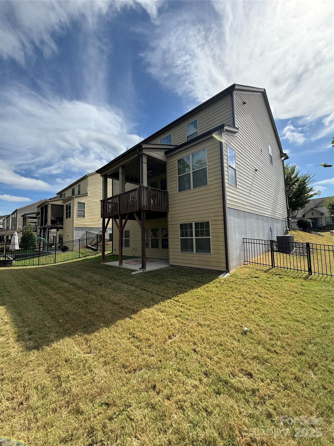 The Palisades - Residential