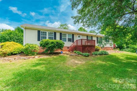 1828 Pine Hollow Place Hudson NC 28638