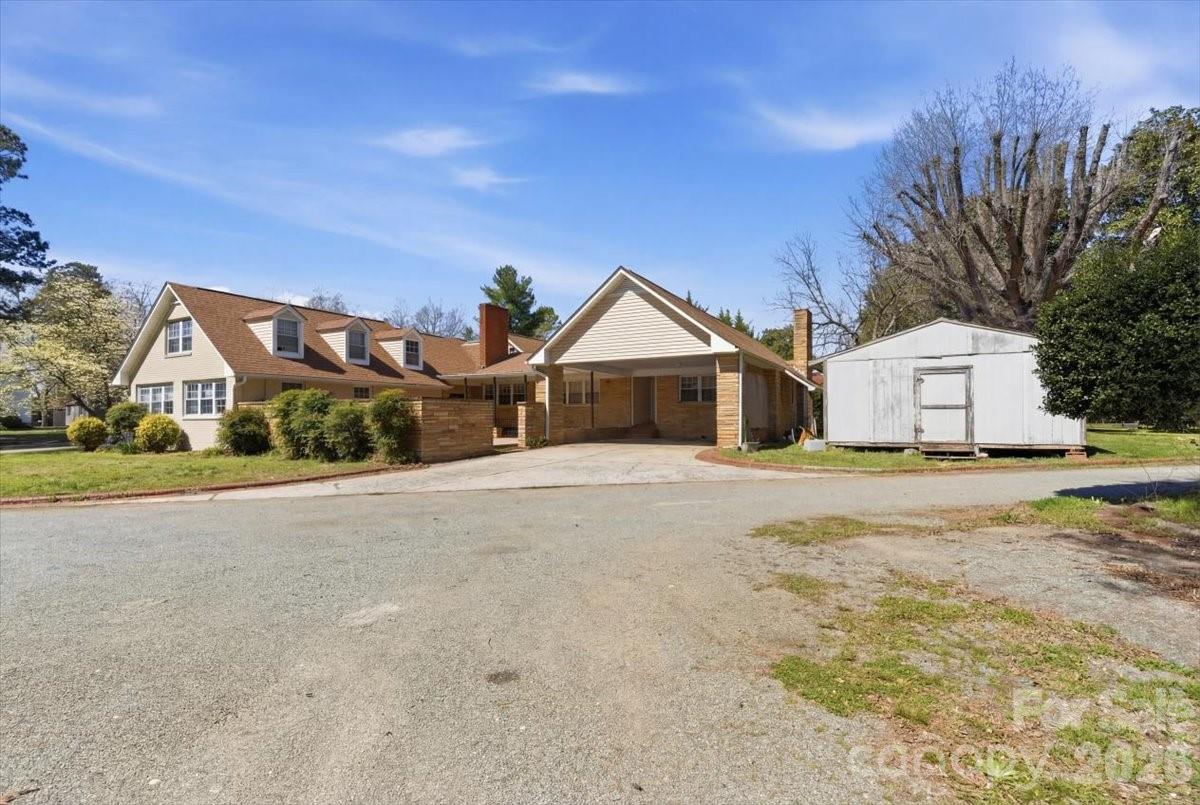 309 Springwood Avenue