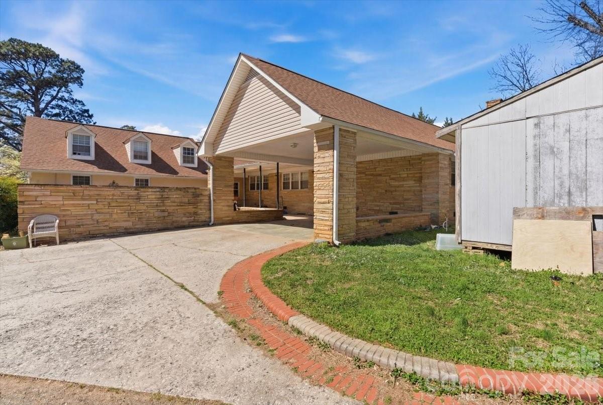 309 Springwood Avenue