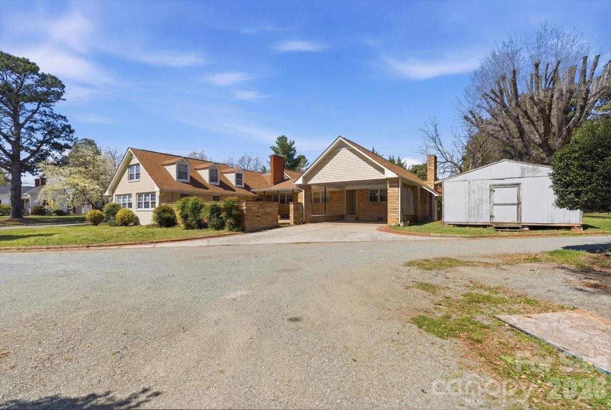 309 Springwood Avenue