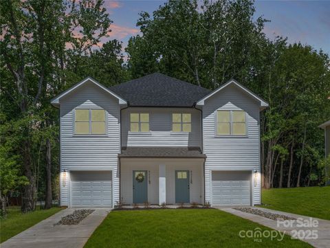 4328/4332 Woodwind Street Charlotte NC 28213
