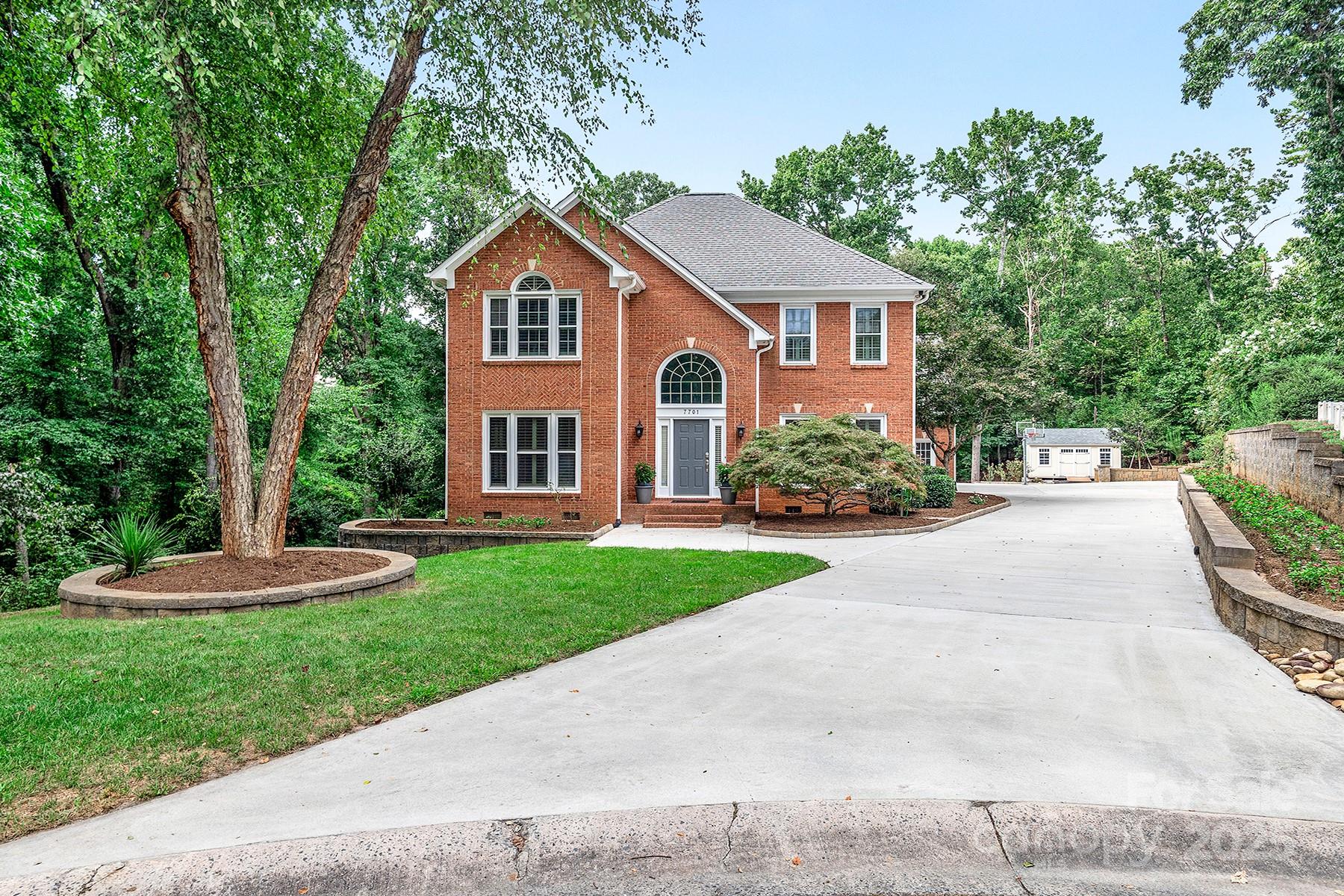 7701 Walthall Court