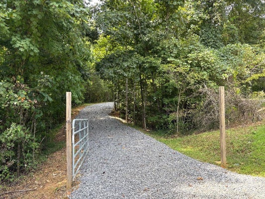 14 FRENCH MOUNTAIN DR, MARION, NC 28752 - Image e5f3a9b2a5d3e0a624eb963a6f3c722a/3960348616
