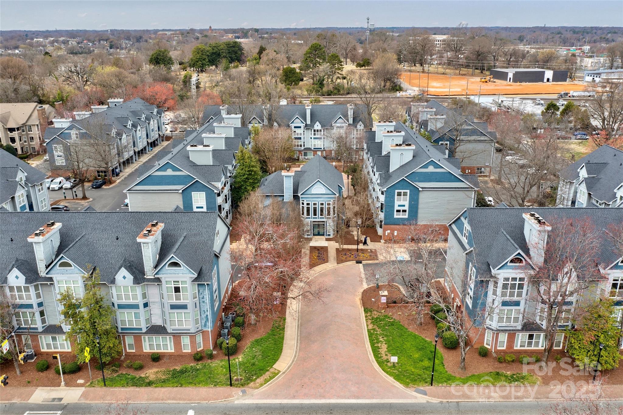 525 N Graham Street 3A