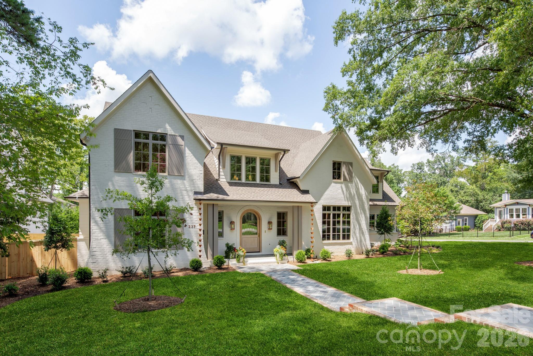 237 N Canterbury Road