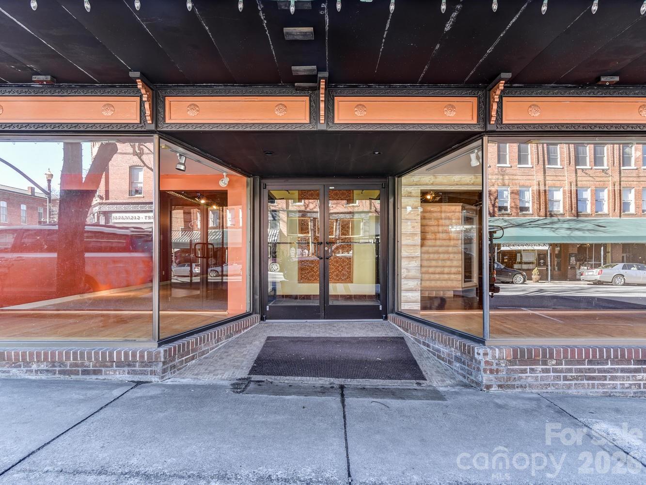 15 W Main Street