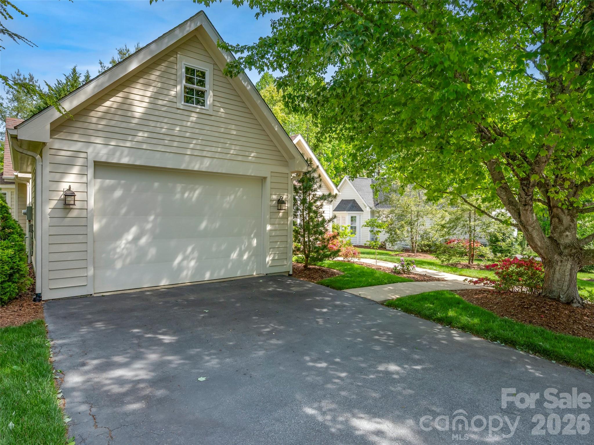90 Dunroy Drive
