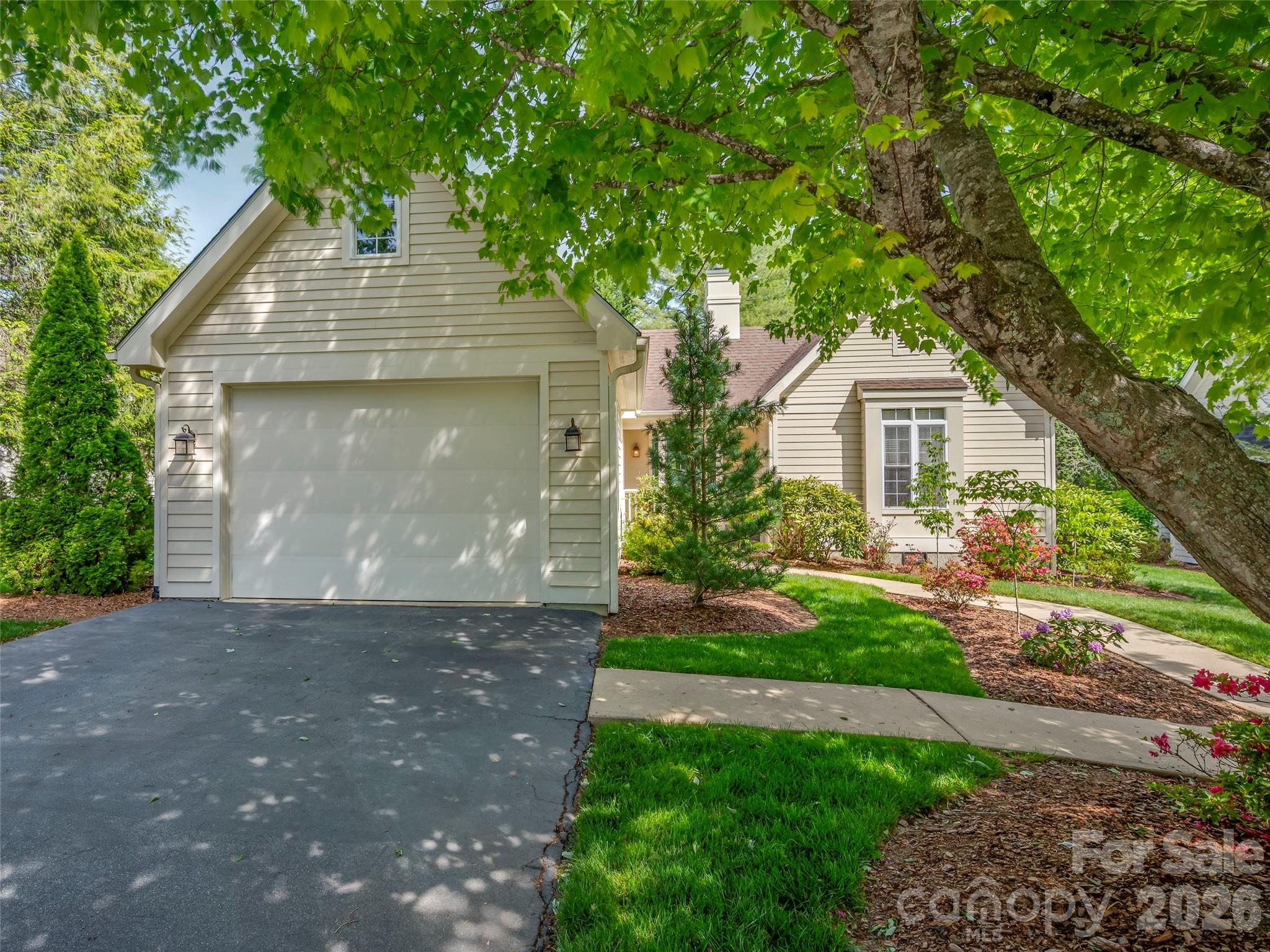 90 Dunroy Drive