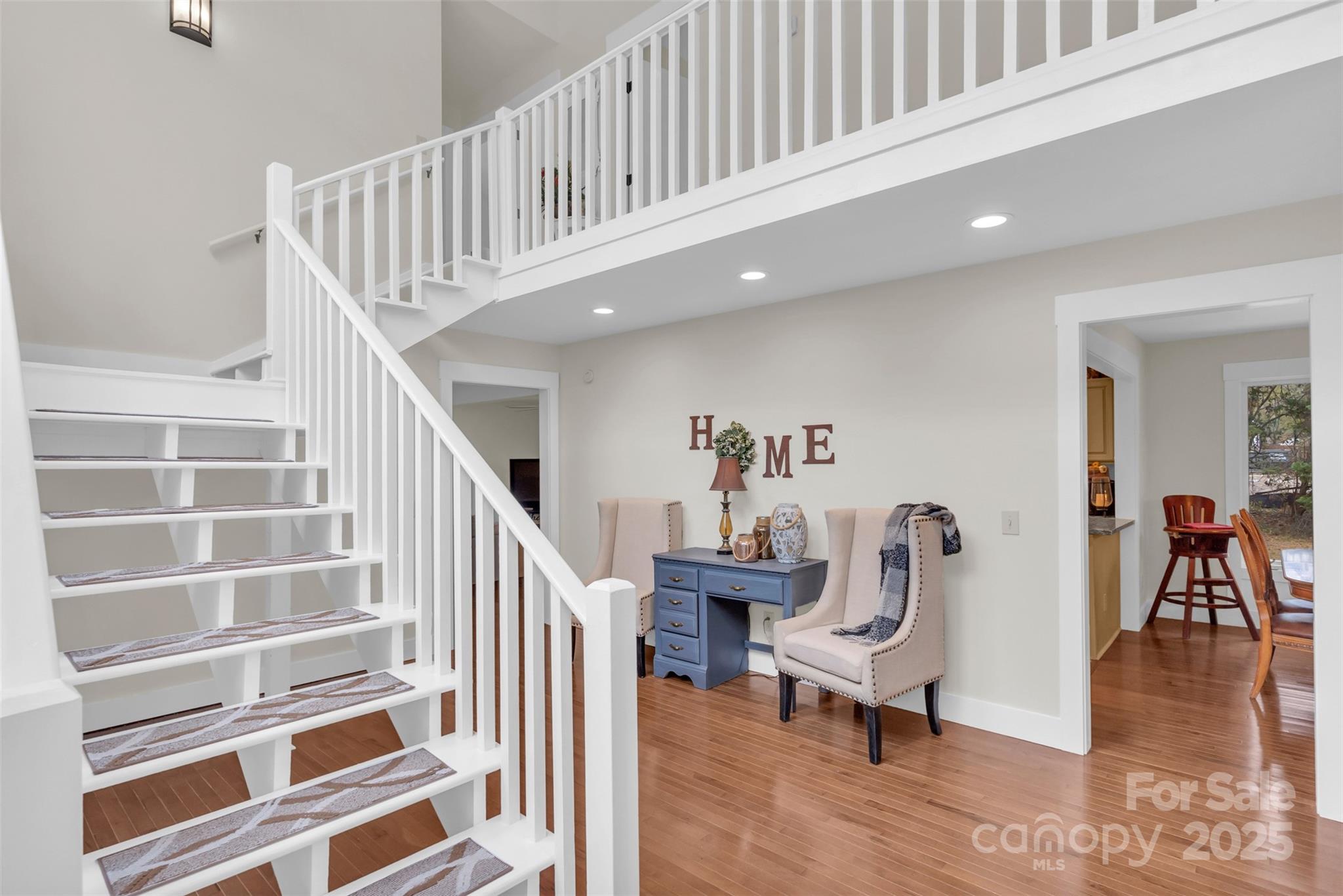 1021 Parkwood Drive NE