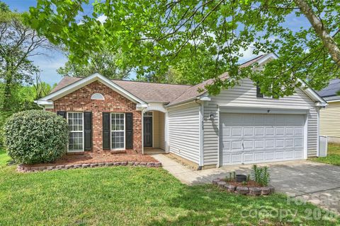 1605 Royal Tree Court Charlotte NC 28216