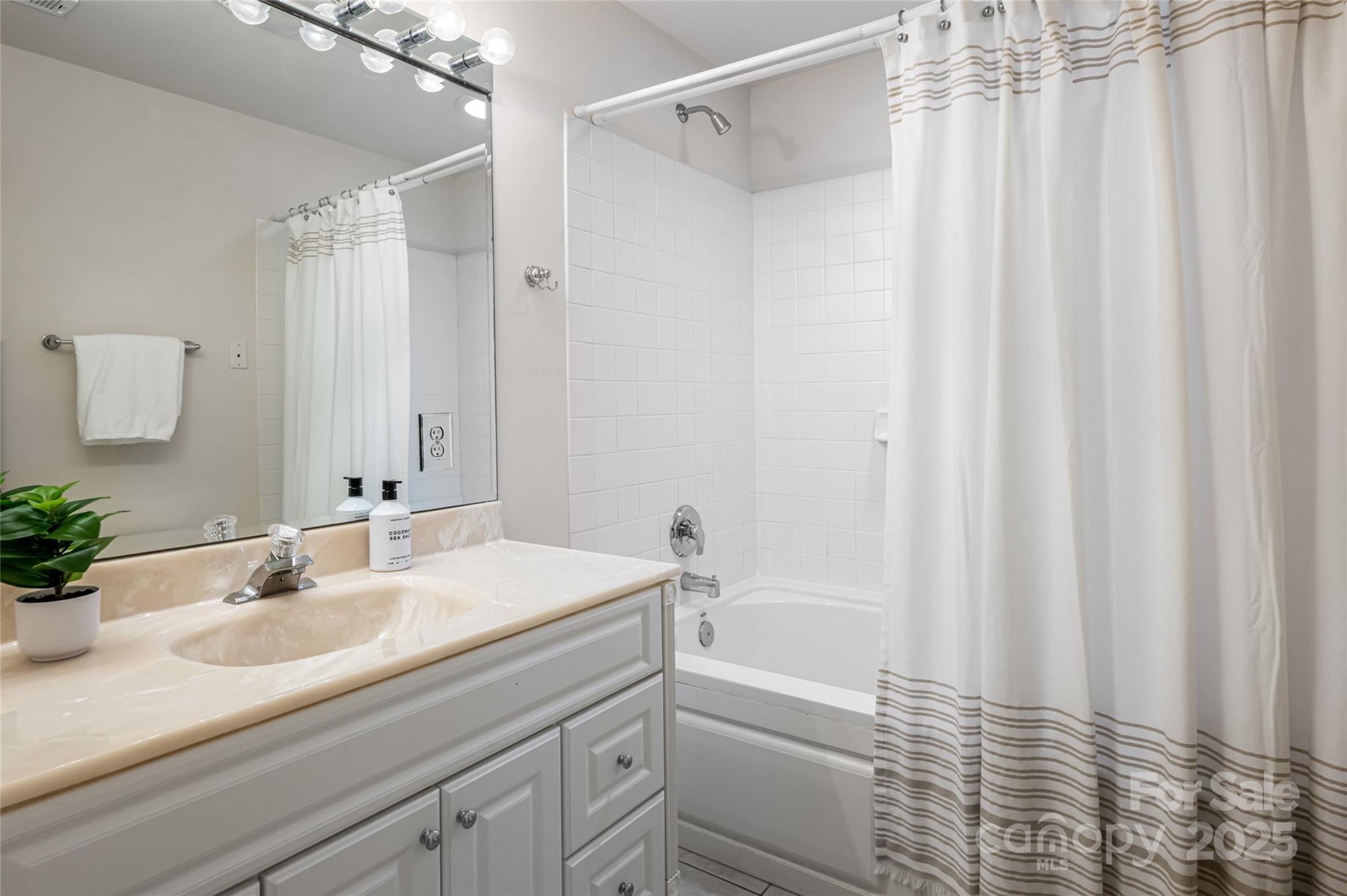 Sanctuary Cove - Residential