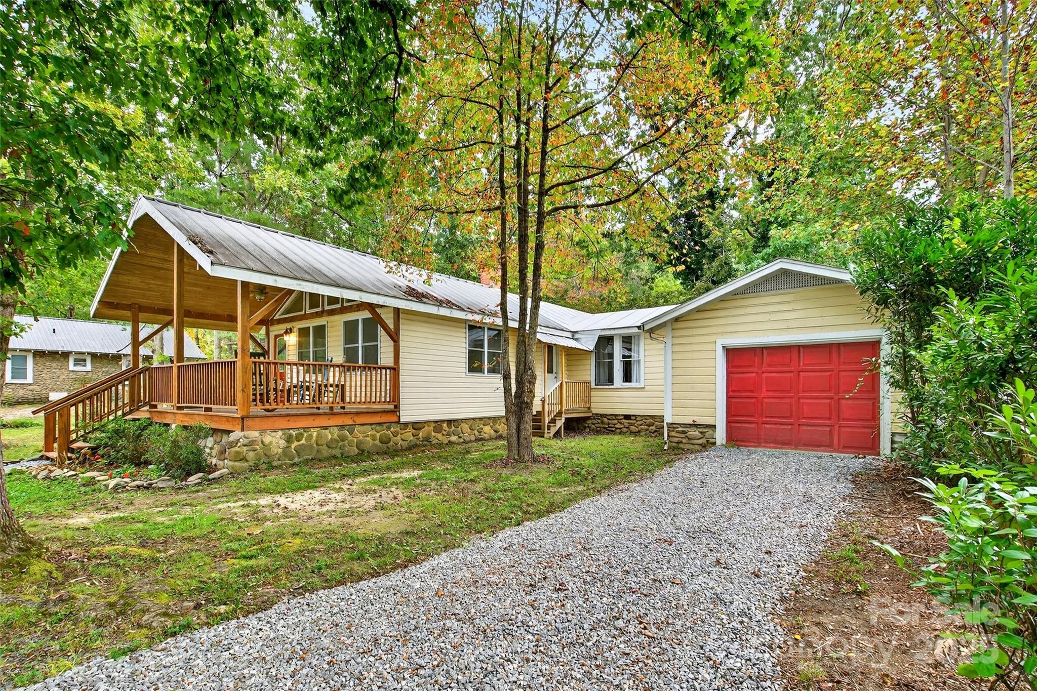809 Montreat Road