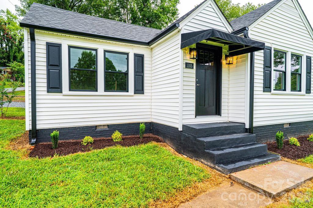 1105 Wildwood Road NE