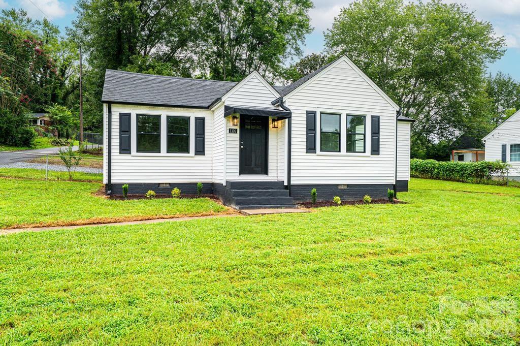 1105 Wildwood Road NE