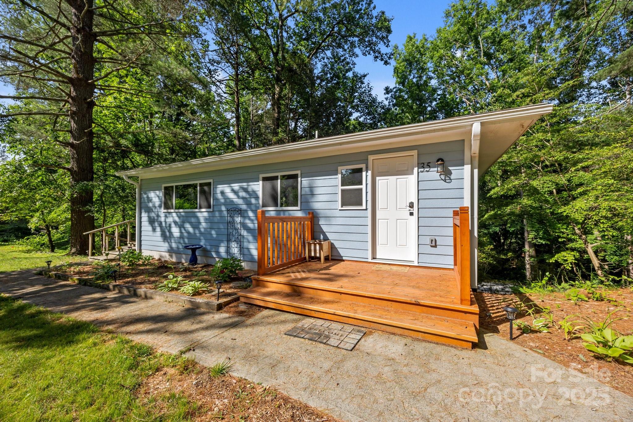 35 Lakemont Cottage Trail