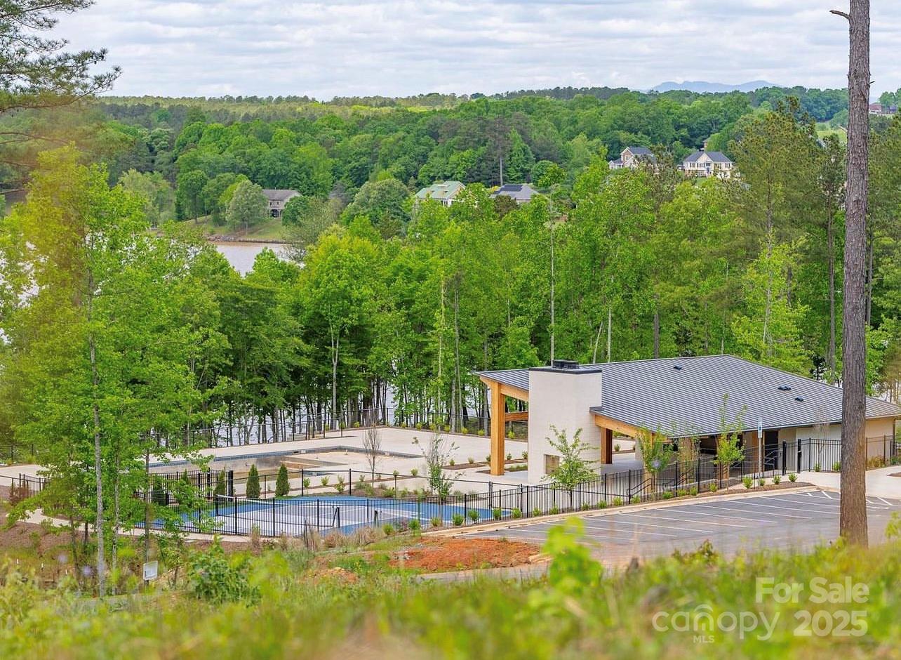 2175 Castle Peak Mountain None 142