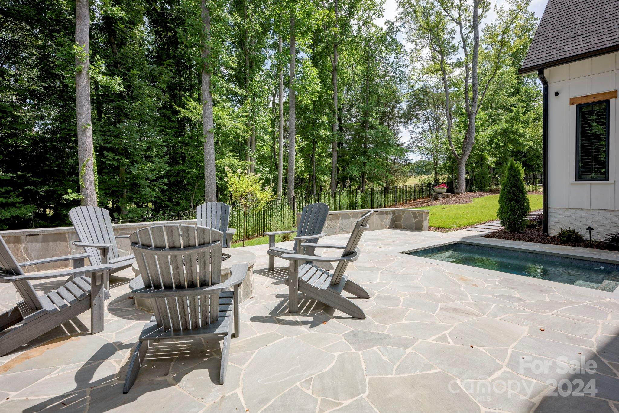 Narrow Passage - Residential