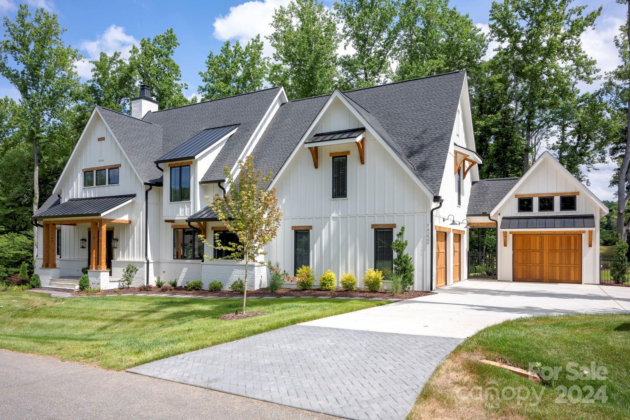 Narrow Passage - Residential