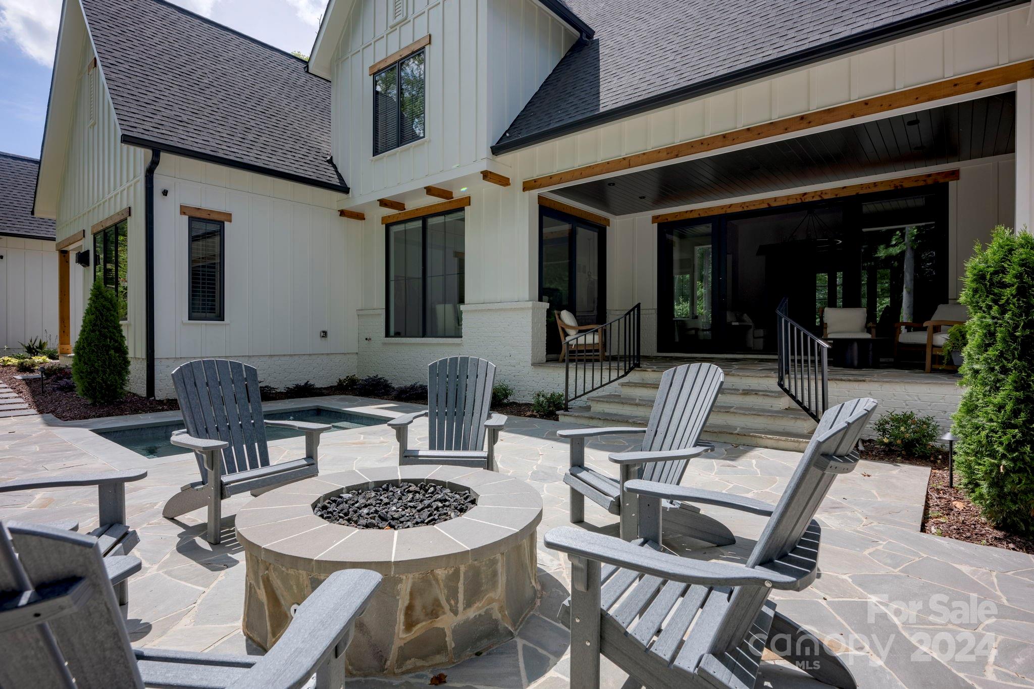 Narrow Passage - Residential