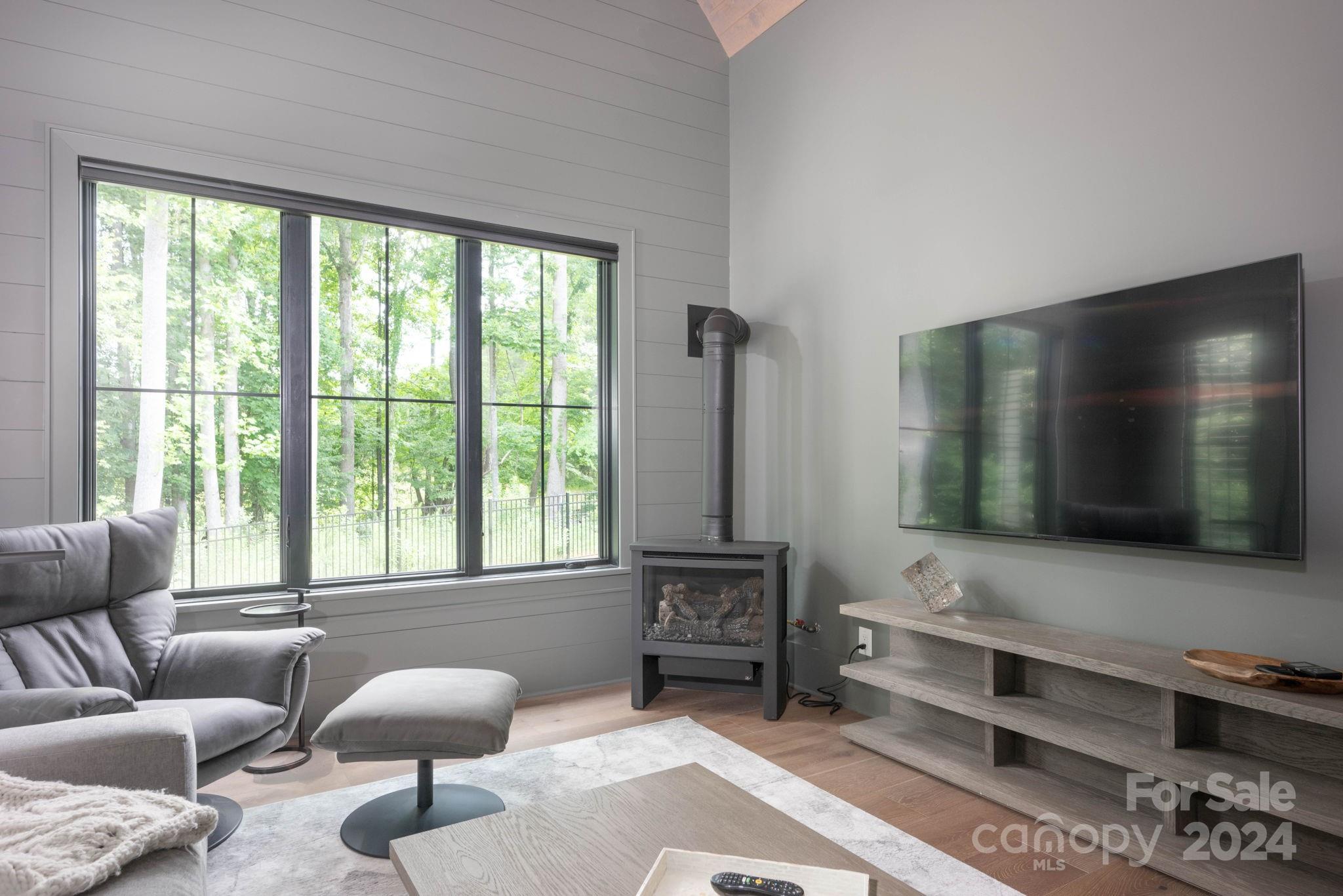 Narrow Passage - Residential