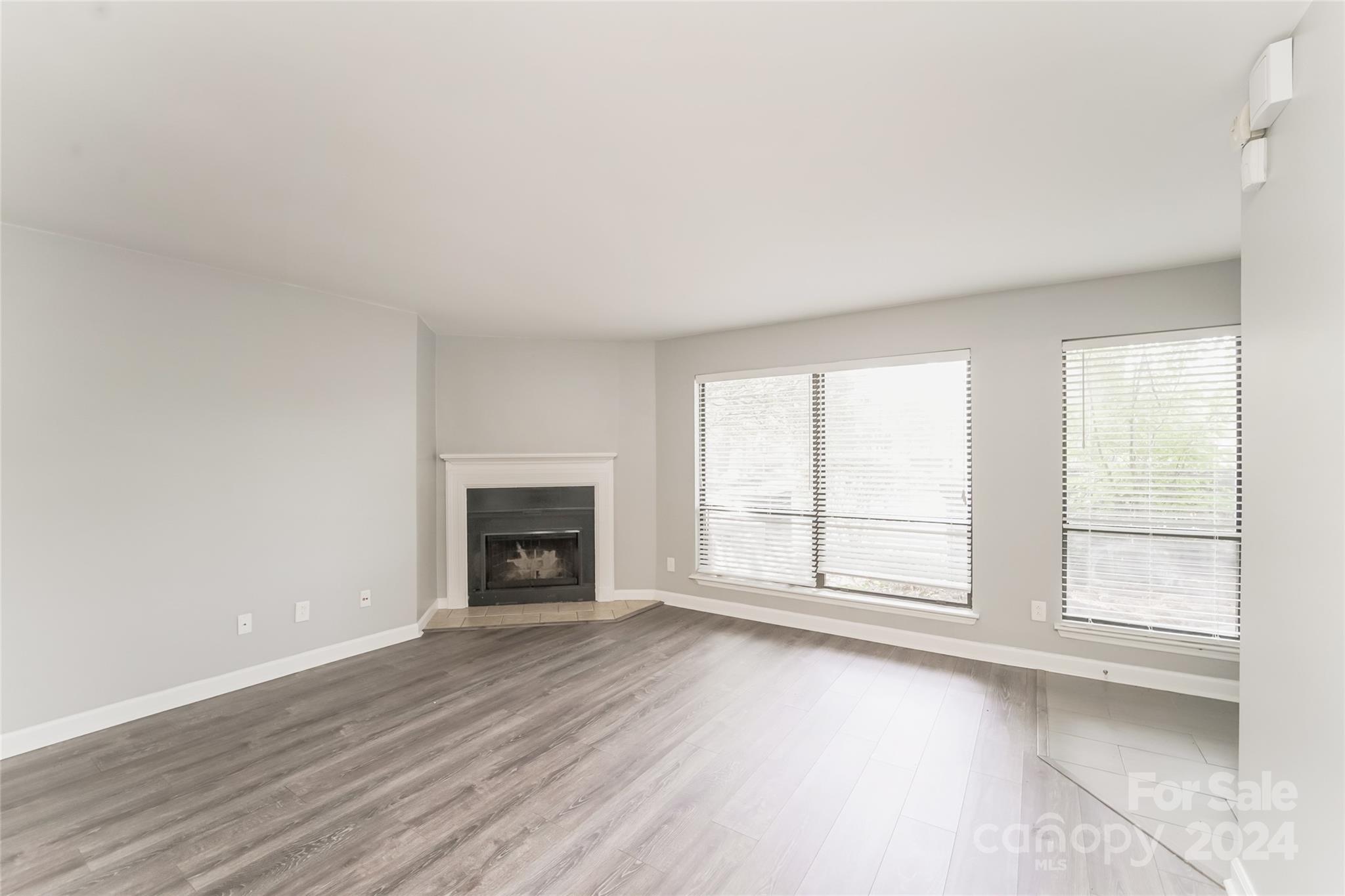 1600 Sharon Road W 11