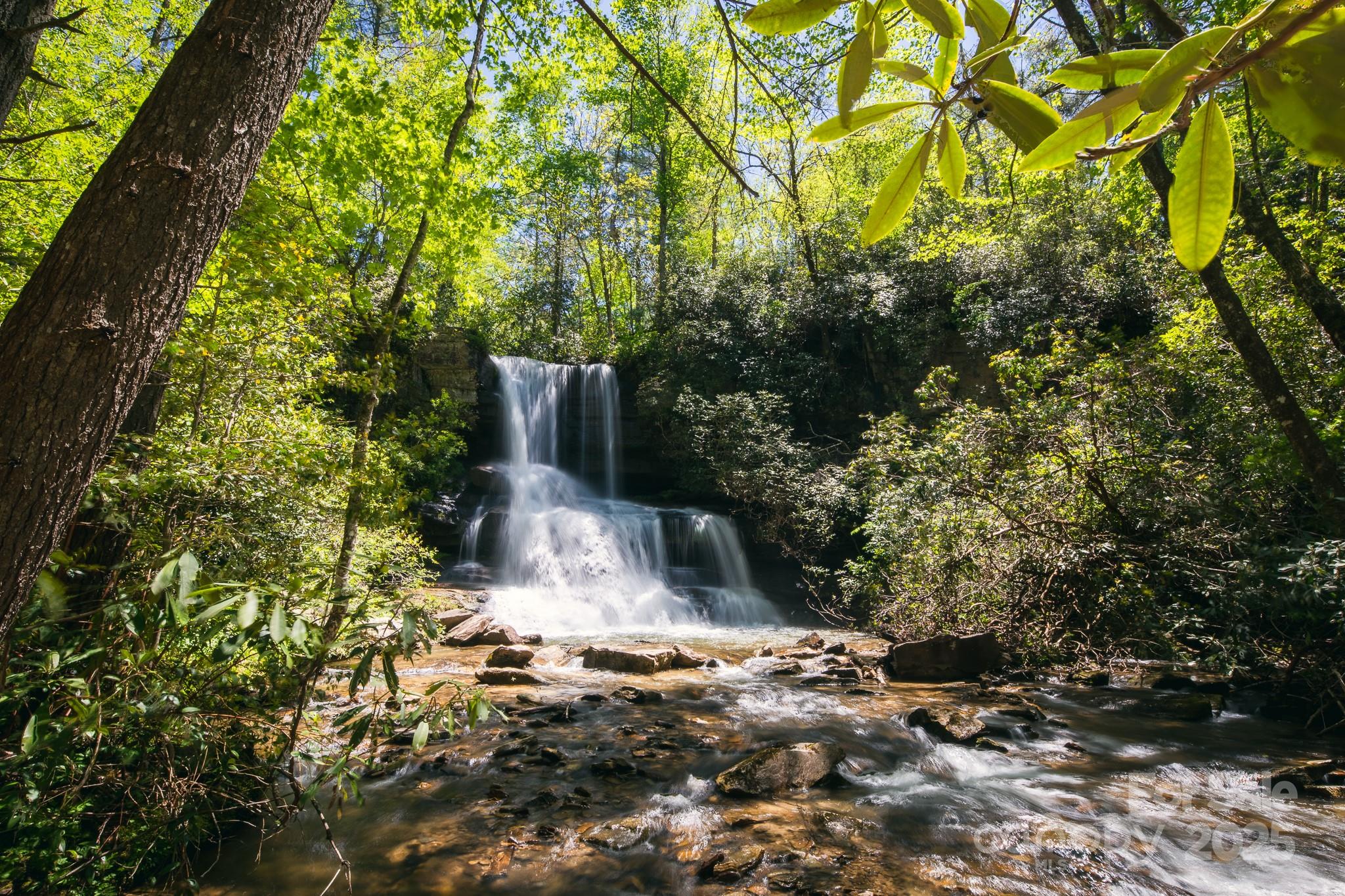 Round Mountain Falls - Land