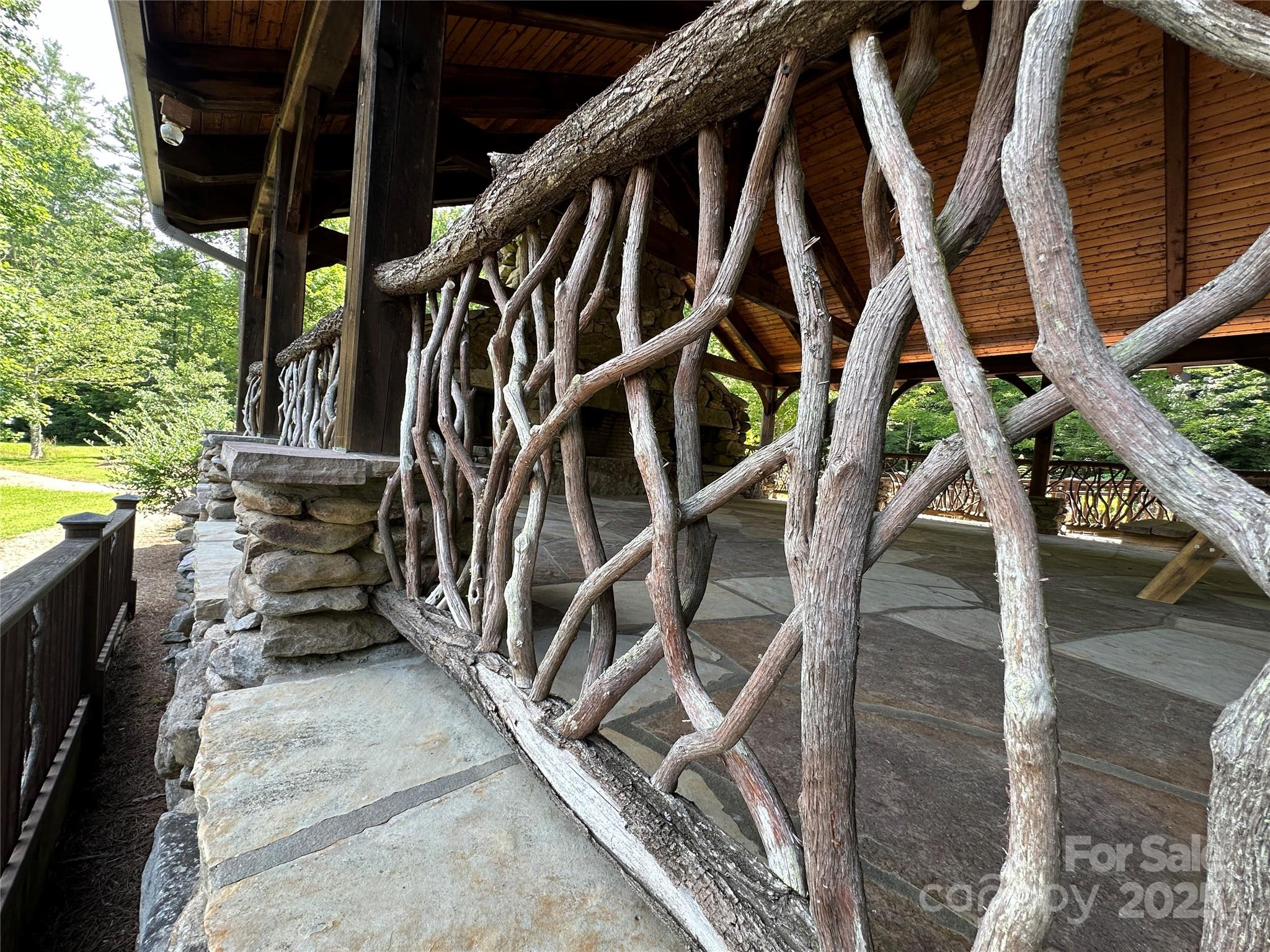 Round Mountain Falls - Land