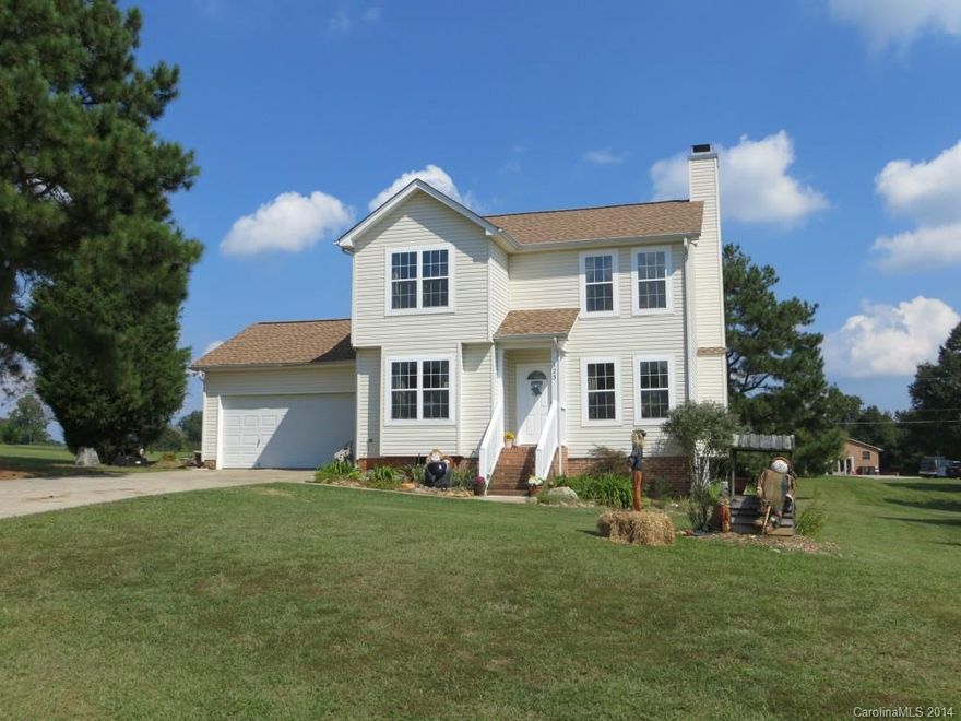 PRICE TO SELL! GREAT HOME IN CREEKWOOD LOCATED IN THE LAKESHORE & LAKE NORMAN SCHOOL DISTRICT! NICE FLAT LOT, OVER HALF AN ACRE. DECK OFF THE BACK TO RELAX & UNWIND. SMALL POND WITH FISH & TURTLES. MAIN LEVEL FEATURES: GREAT ROOM W/WOOD BURNING FIREPLACE, OFFICE, 1/2 BATH, KITCHEN W/EATING AREA. SECOND LEVEL FEATURES: OWNER'S BEDROOM, 2 SECONDARY BEDROOMS, LAUNDRY & 2 BATHROOMS. USDA ELIGIBLE FINANCING! NEW ROOF!!! CLOSE TO BOAT LAUNCH & STATE PARK! LOW COUNTY TAXES! NO HOA! PRICED AT TAX VALUE!