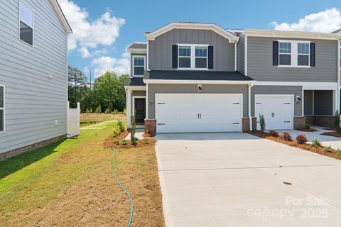 8104 Hidden Springs Trail Charlotte NC 28216