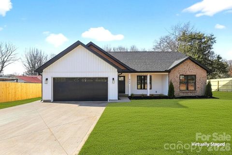 Photo of 640 Union Cemetery Road, Concord, NC 28027 (MLS # 4353215)