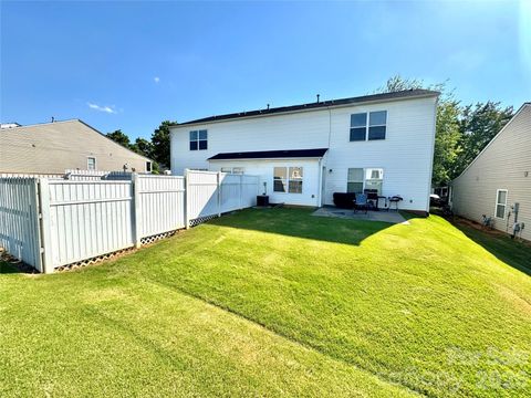 Photo of 6342 Ziegler Lane, Charlotte, NC 28269 (MLS # 4385027)