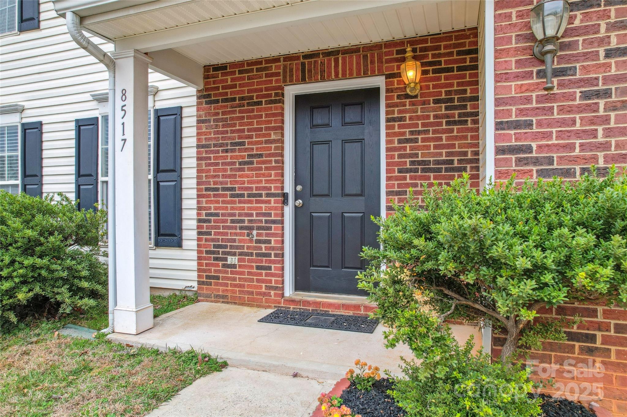 8517 Tweedsmuir Glen Lane