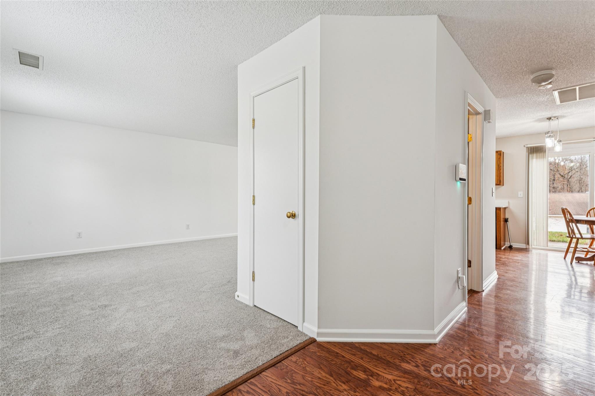 8517 Tweedsmuir Glen Lane