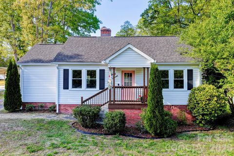 Photo of 37 Oak Drive SW, Concord, NC 28027 (MLS # 4360964)