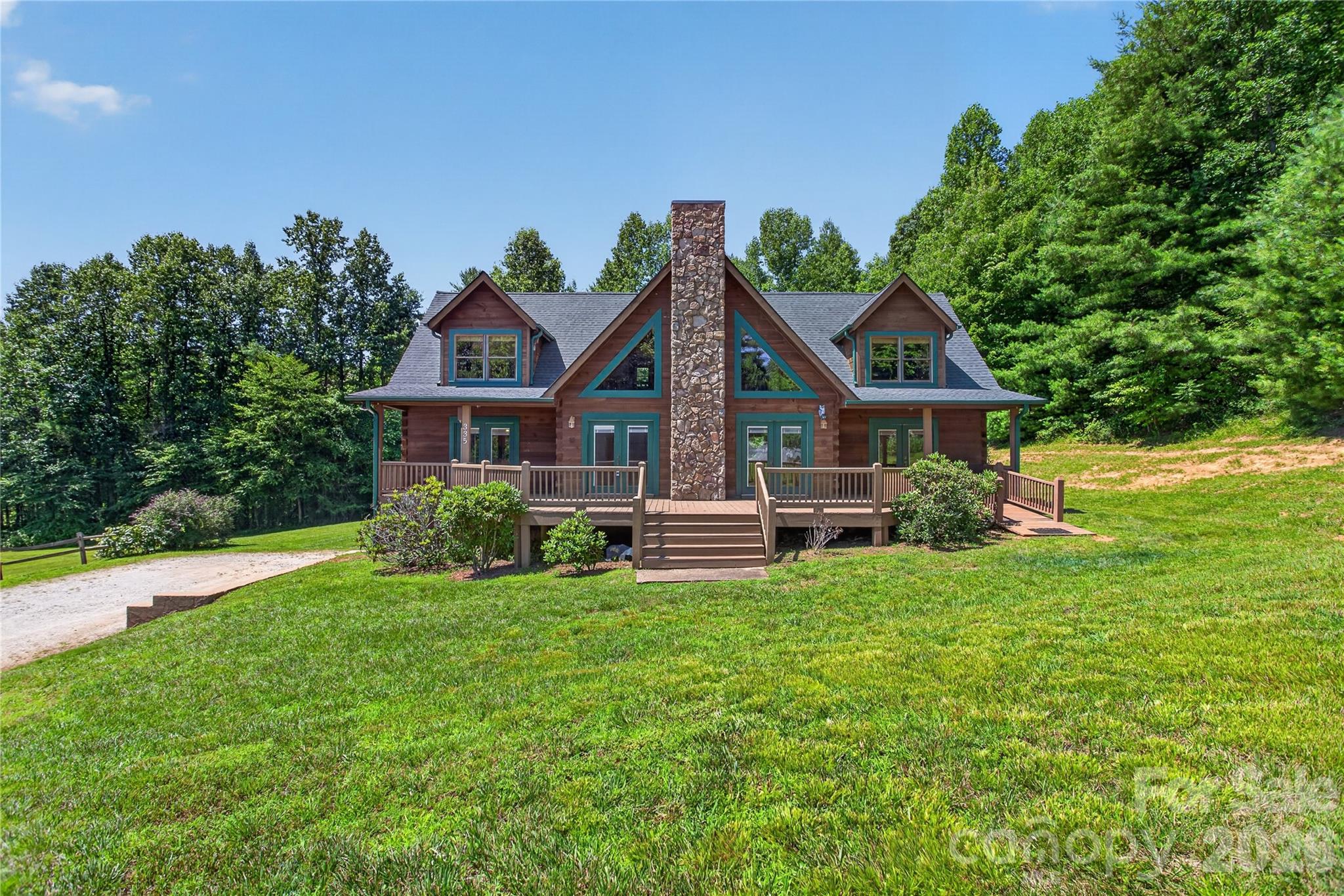 335 Whites Lake Boulevard, Saluda, NC, 28773