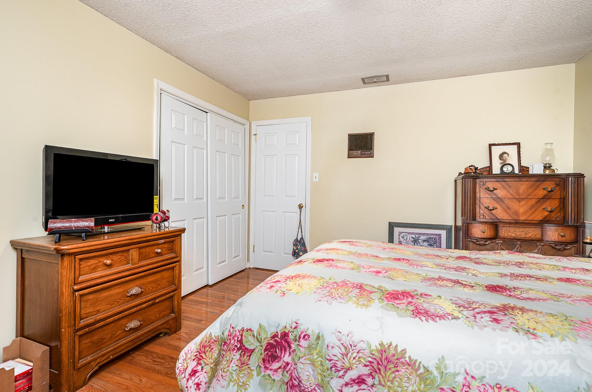 Country Club Shores - Residential