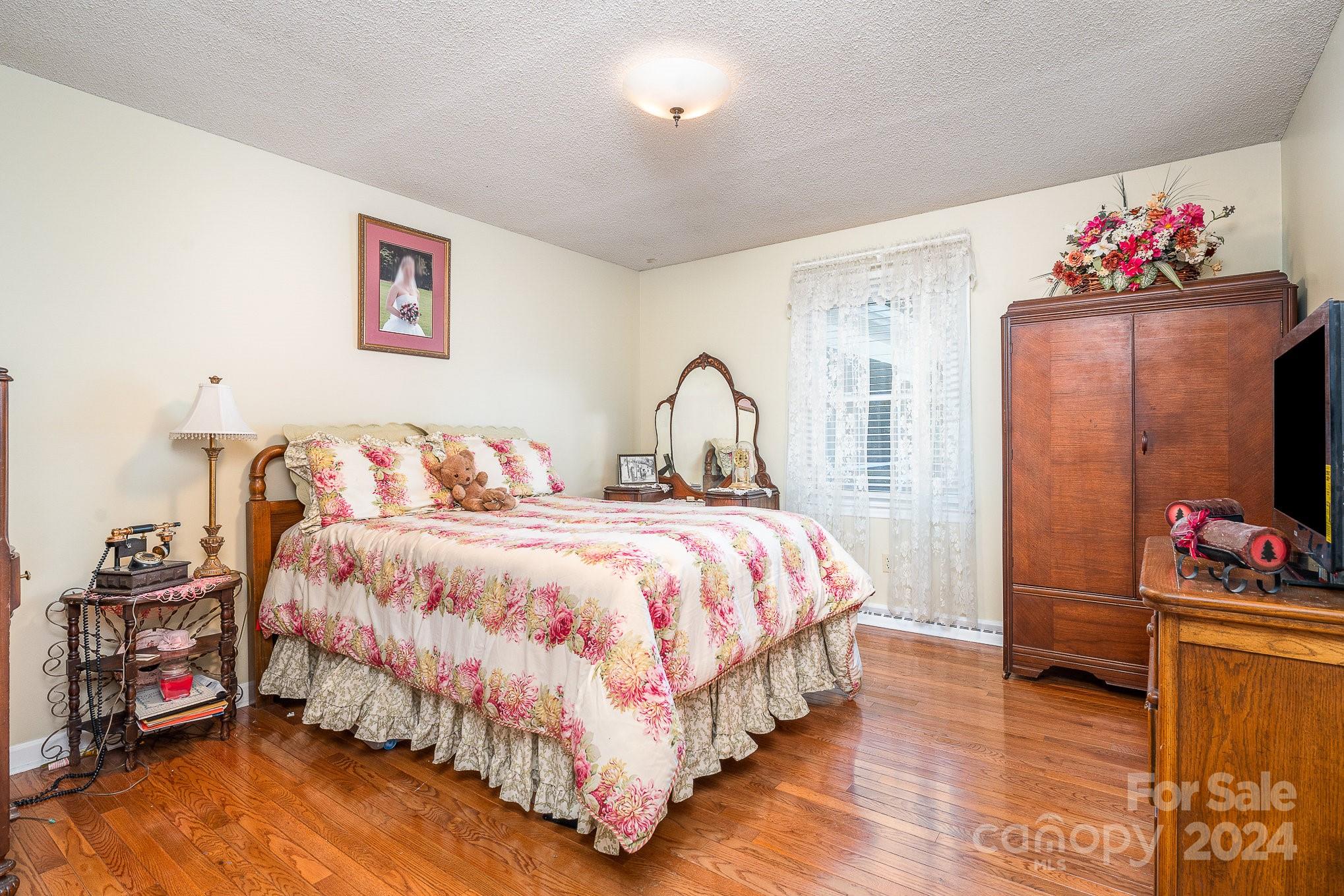 Country Club Shores - Residential