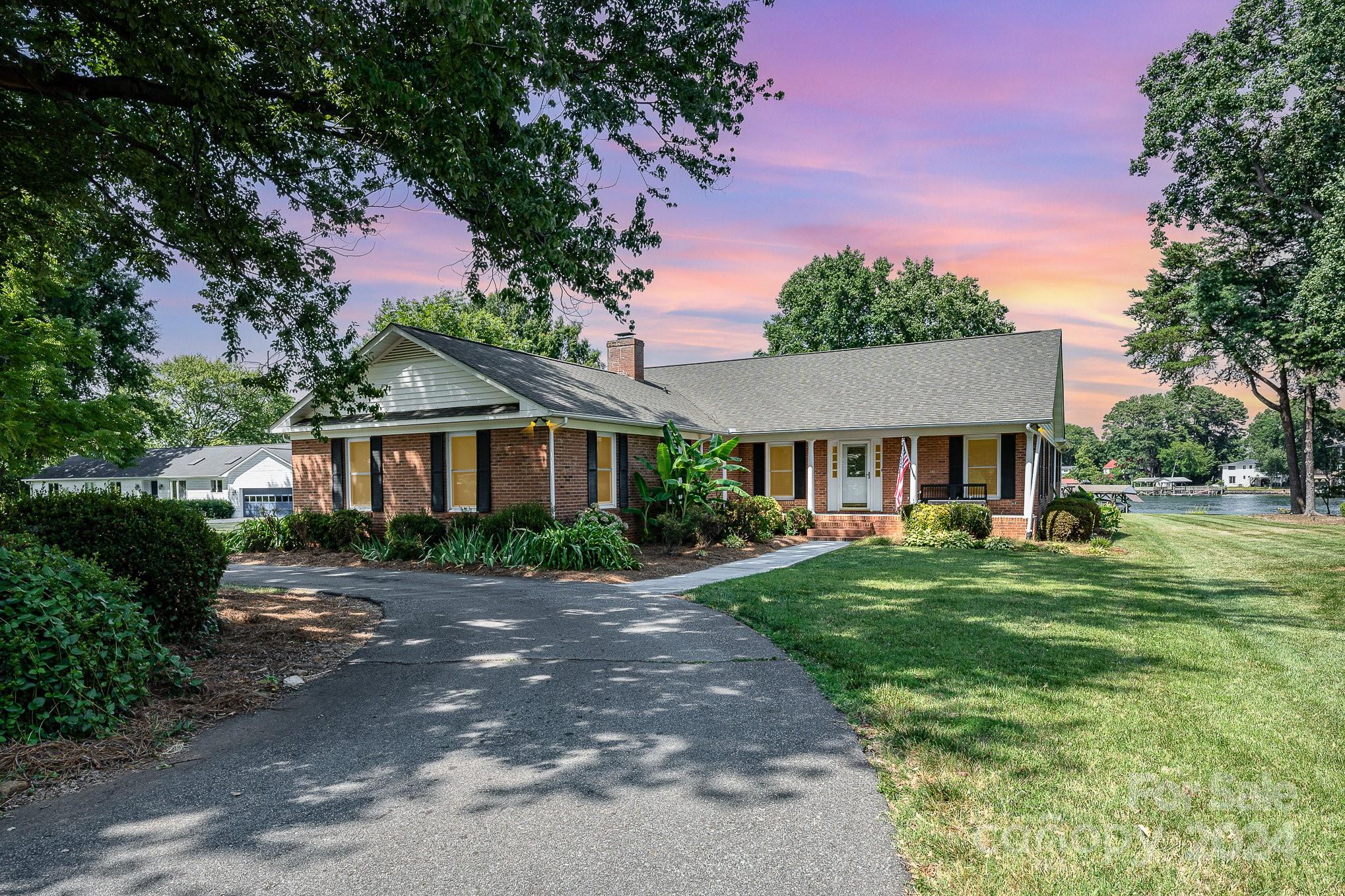 Country Club Shores - Residential