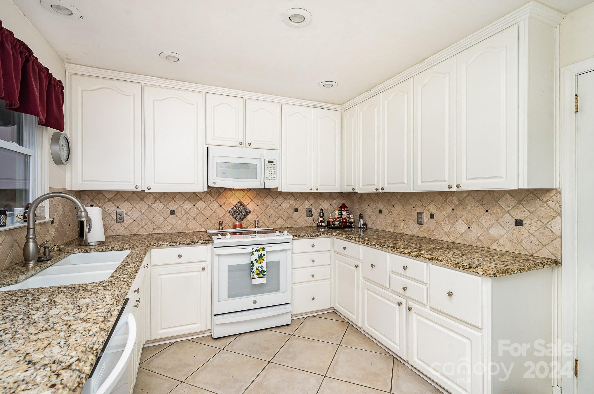 Country Club Shores - Residential