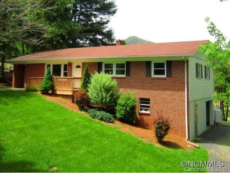 Beautiful Recently Remodeled Brick & Vinyl Home In Beaverdam Heights! 3 Bedrooms, 1.5 Tile Baths, Hardwood Laminate Floors Thru-out, Large Living Room W/Ceiling Fan & Picture Window, Formal Dining Room, Large Eat-In Kitchen, Ceiling Fans In All Bedrooms, Oil Furnace,Basement W/1 Car Garage & Lots Of Storage, Handicap Ramp On Front, Large Patio, Fenced Back Yard,$100 Per Year For Road Maintenance Agreement, Home Warranty, No USDA Offers Considered