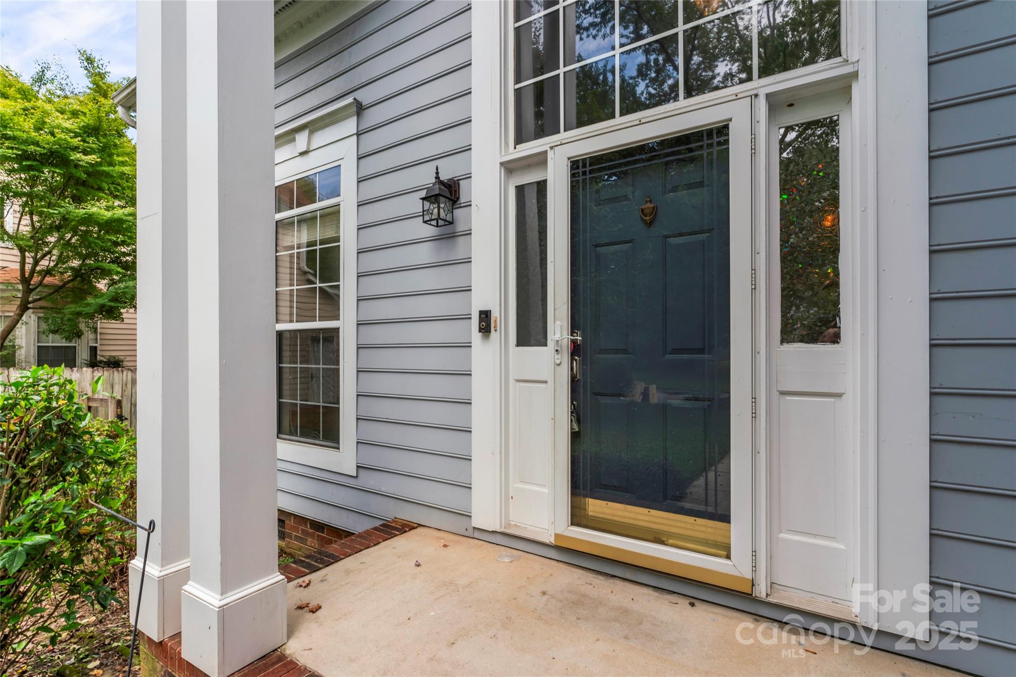 3516 Crescent Knoll Drive