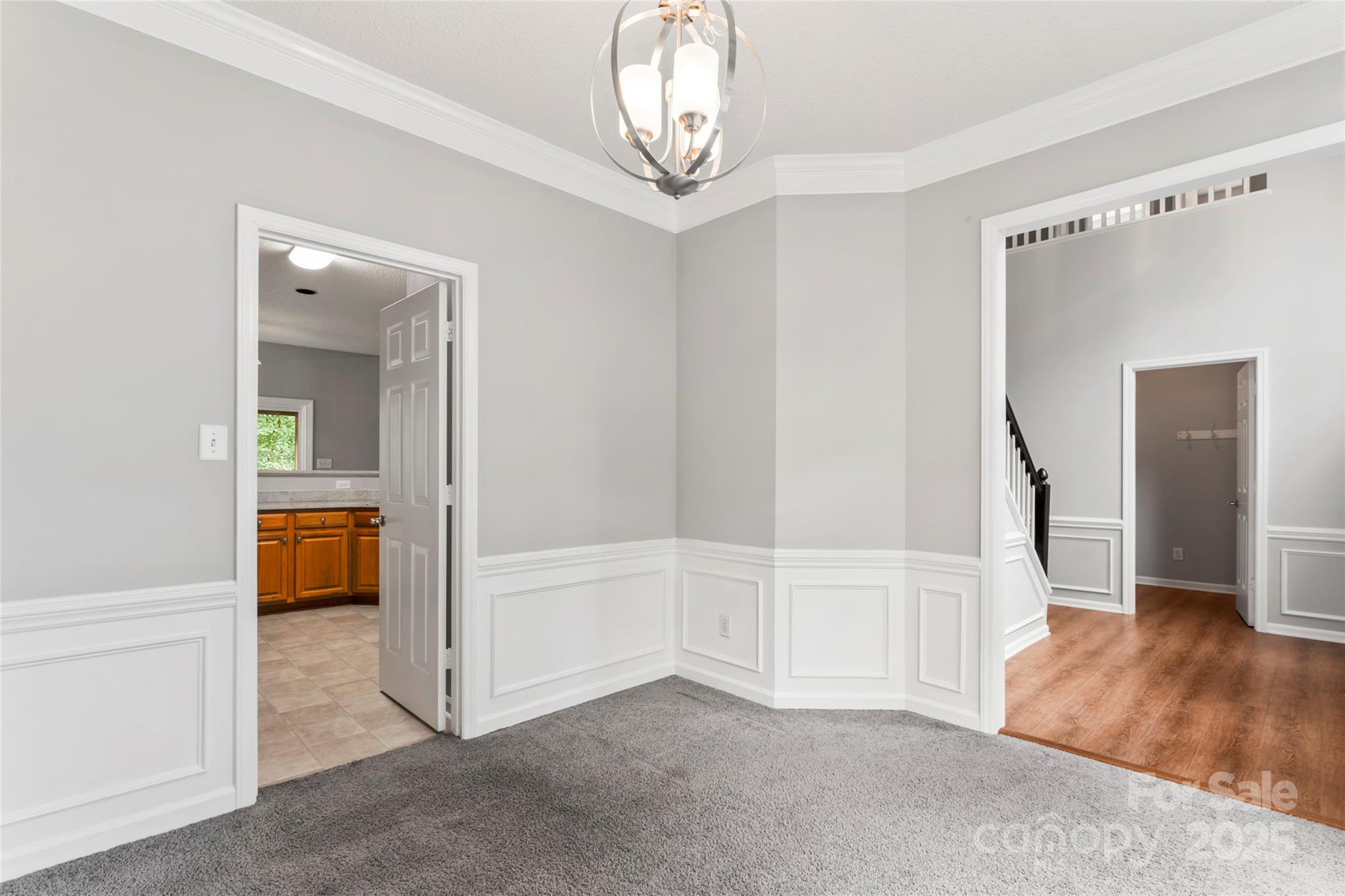 3516 Crescent Knoll Drive