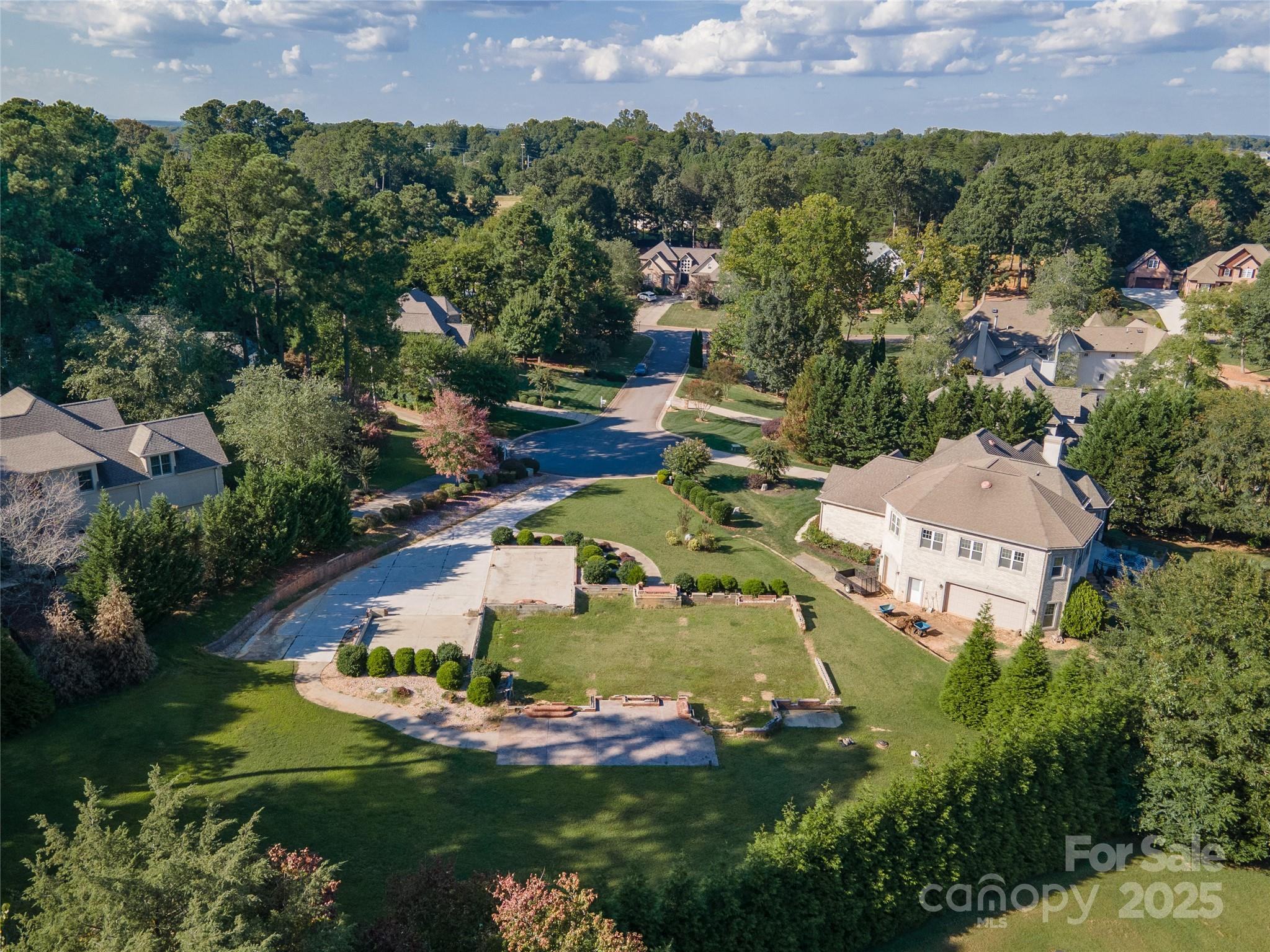 Whispering Oaks - Land