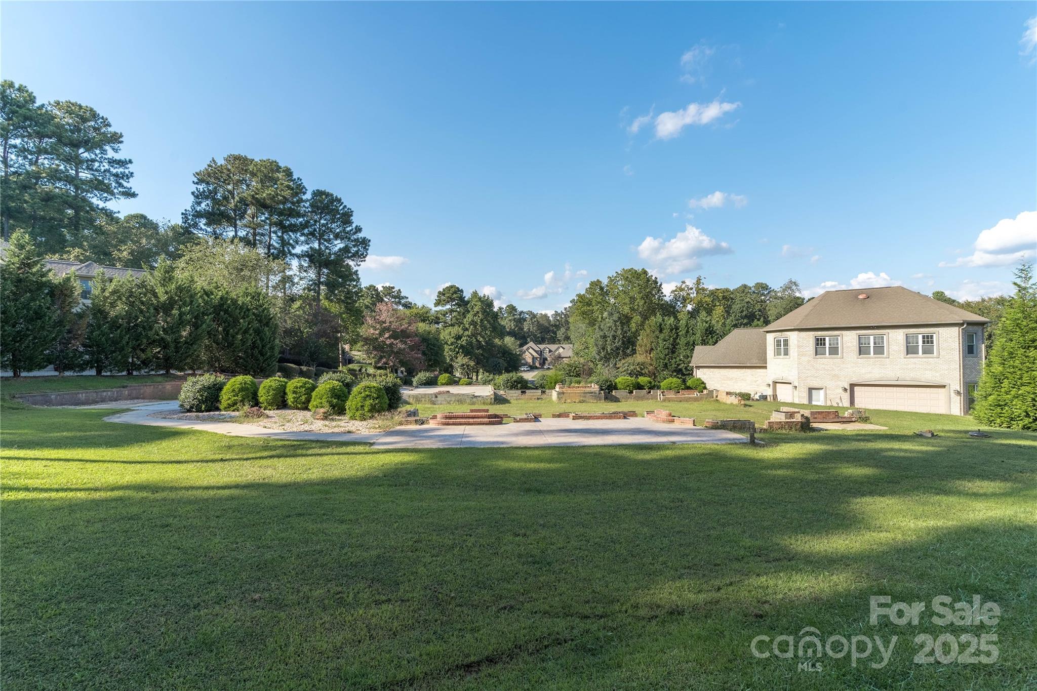 Whispering Oaks - Land