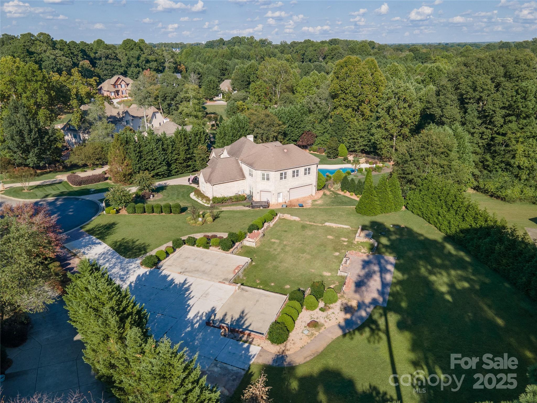 Whispering Oaks - Land